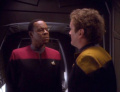 Sisko spricht mit O'Brien über Vash.jpg
