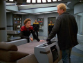 Janeway konfrontiert Starling mit den Konsequenzen seines Handelns.jpg