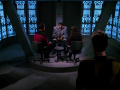 Riker und Troi verhören Setal.jpg