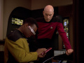 Picard nervt La Forge.jpg