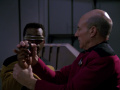 Picard entwaffnet La Forge.jpg