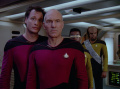 Q zeigt Picard seinen ersten Borg.jpg