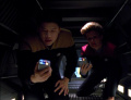 Janeway und Kim untersuchen den Verzerrungsring.jpg