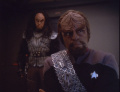 Martok redet Worf ins Gewissen Dax zu heiraten.jpg