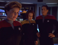 Janeway verhandelt mit Dreadnought.jpg