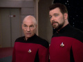 Picard und Riker wissen nichts davon, dass die Cardassianer die Argus-Phalanx angezapft haben.jpg