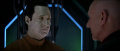 Data befreit Picard von der Scimitar.jpg
