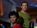 Kirk und Uhura erfahren, dass die Antares zerstört wurde.jpg
