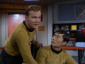 Kirk lässt Sulu das Suchmuster ändern, um mehr Fläche absuchen zu können.jpg