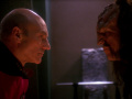 Picard und Vagh beleidigen sich auf Klingonisch.jpg