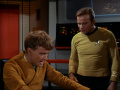 Charlie Evans steuert die Enterprise und streitet mit Kirk.jpg