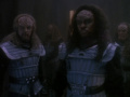 Sisko Worf Odo O'Brien in klingonischem Gefängnis.jpg