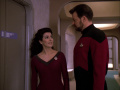 Riker und Troi spüren, dass sie ein besonderes Verhältnis zueinander haben.jpg