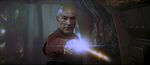 Picard feuert Phaser ab.jpg