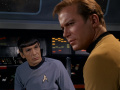 Kirk und Spock rätseln über die Natur von Lazarus.jpg