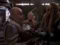 Klingonen belästigen Morn.jpg