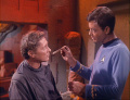 Leonard McCoy untersucht Robert Crater mit einem Spatel.jpg