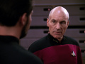 Picard will nur mit Worf auf den Planeten.jpg