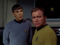 Kirk erkennt, dass er Spock mitnehmen muss.jpg