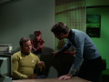 McCoy bittet Kirk um eine ärztliche Untersuchung wegen Unberechenbarkeit.jpg