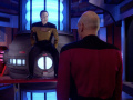 Picard spricht mit Ihat.jpg