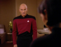 Picard informiert Ro, dass sie für eine Undercover-Mission ausgewählt wurde.jpg