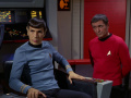 Spock entschließt sich die Befehle des Raumflottenkommandos zu missachten.jpg