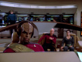 Worf meldet, dass die Enterprise stoppt.jpg