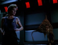 Janeway im Angesicht des Makrovirus.jpg