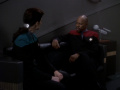 Sisko berichtet von Lenara Kahns Ankunft.jpg