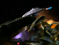Die USS Voyager greift das Raumschiff der Hirogen an.jpg