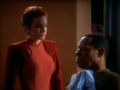 Kira versucht Sisko aus dem Spiegeluniversum zu einer Rebellion zu überreden.jpg