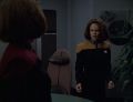 Torres bittet Janeway um Erlaubnis ihr Leben aufs Spiel zu setzen.jpg