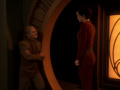 Odo spricht mit Kira über Ghemor.jpg