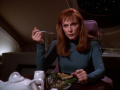 Dr. Crusher erfährt durch Picard von Nella Daren.jpg