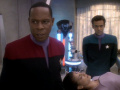 Sisko und Bashir konfrontieren Renhol mit ihren Erkenntnissen.jpg