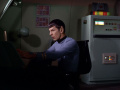 Spock untersucht die Amöbe mit einer Raumfähre.jpg