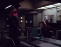 Janeway und Chakotay sprechen über Seven.jpg