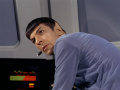 Spock meldet Kirk, dass sie ins Jahr 1969 gereist sind.jpg