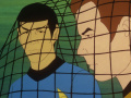 Spock und Kirk werden von den Aquanern gefangen genommen.jpg