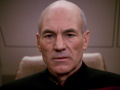 Picard konsterniert weil sie die Lebensform getötet haben.jpg
