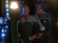 Worf spricht mit Sisko.jpg