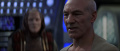 Picard entschließt sich auf den Kollektor zu beamen.jpg