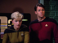Yar und Riker versuchen die Ornaraner an Bord zu beamen.jpg