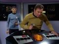 Kirk und Spock kontaktieren vom Kontrollraum aus die Enterprise.jpg