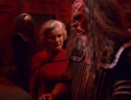 Janeway verhandelt mit Korath.jpg