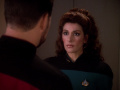 Troi und Riker sprechen über Picards Tod.jpg