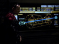 Sisko erklärt die Pläne für das Kommunikationsrelais.jpg