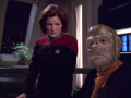 Janeway will Informationen von Torat.jpg