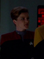 Janeway wird von Chakotay besetzt und greift Tuvok an.jpg
